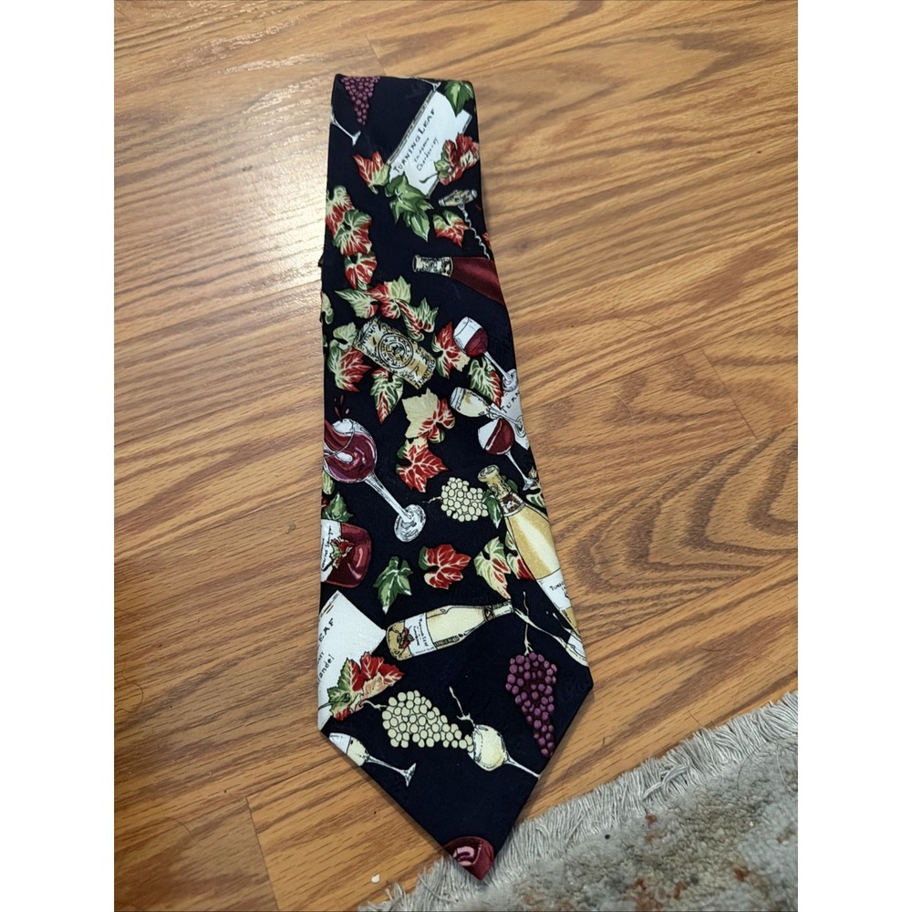 1996 Nicole Miller Mens Necktie Silk Tie Turning Leaf Grapes Wine Bottle 4" X 60